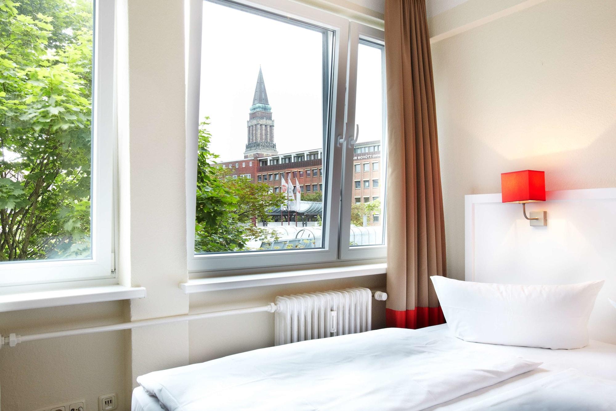 Hotel Ostseehalle Kiel By Premiere Classe Bagian luar foto