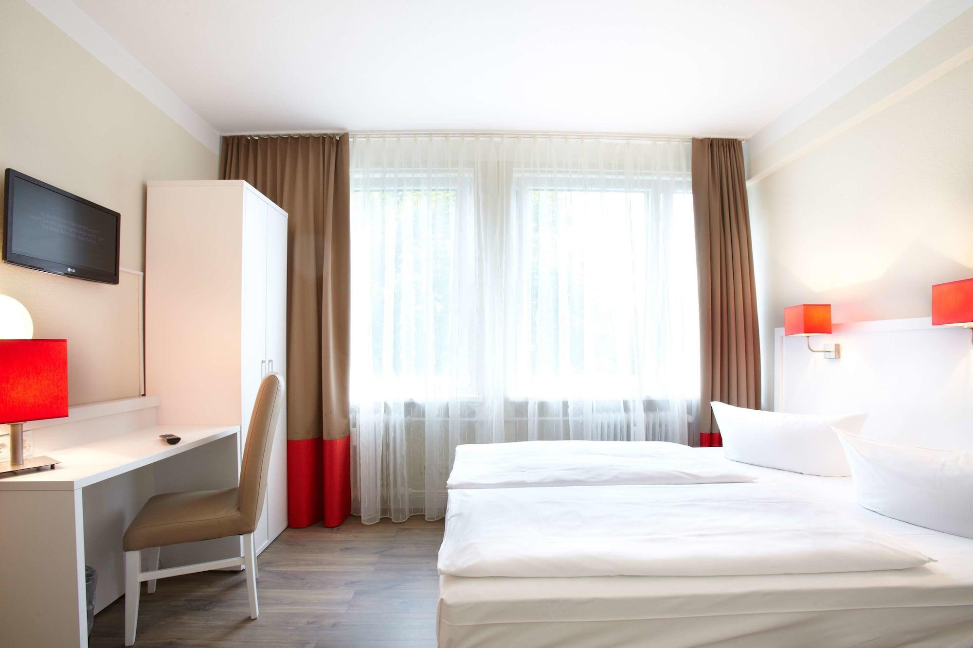 Hotel Ostseehalle Kiel By Premiere Classe Bagian luar foto