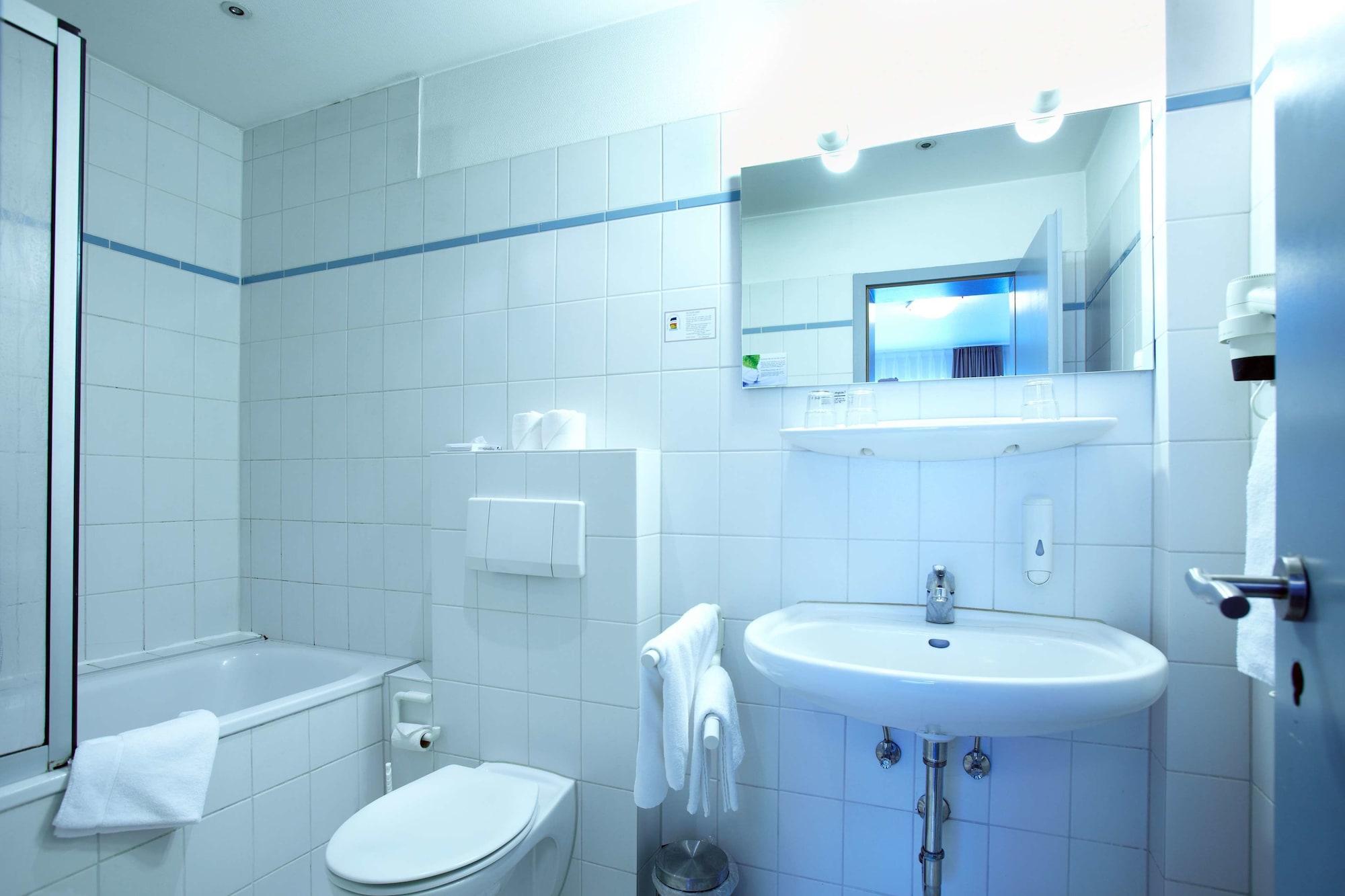 Hotel Ostseehalle Kiel By Premiere Classe Bagian luar foto