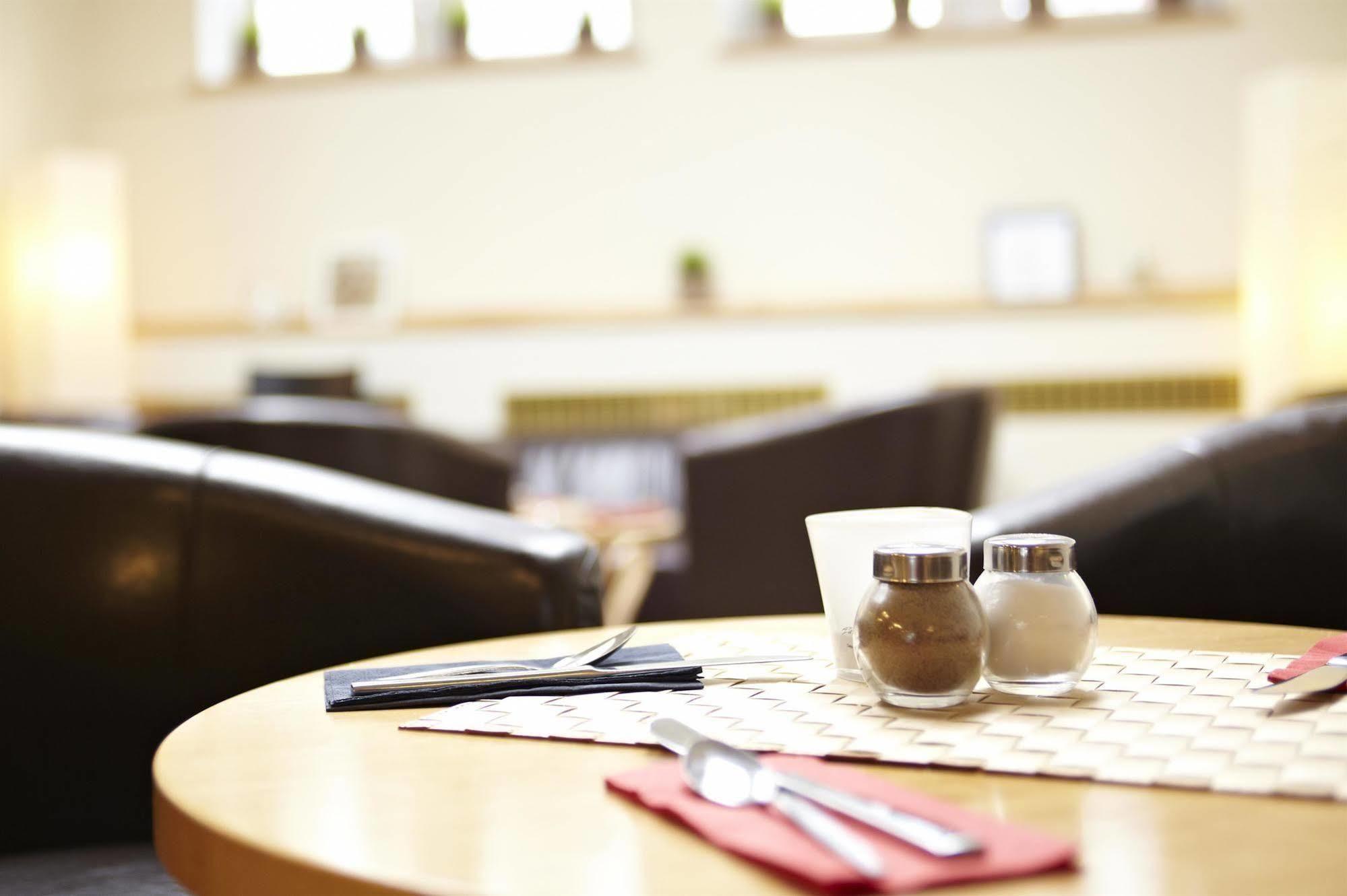Hotel Ostseehalle Kiel By Premiere Classe Bagian luar foto